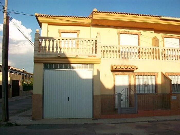 Iznalloz, Granada: Casa en venta de 3 habitaciones