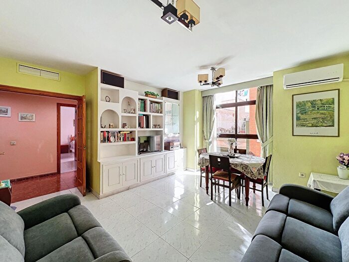 Casas en venta y pisos alquiler - 3