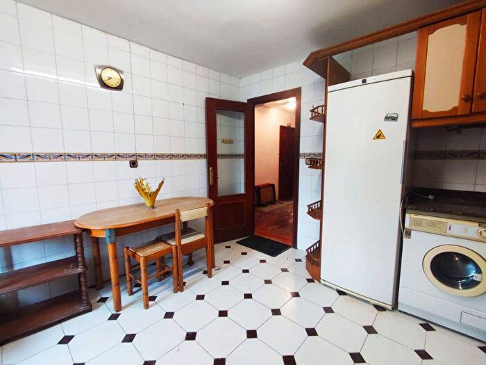 Casas en venta y pisos alquiler - 2