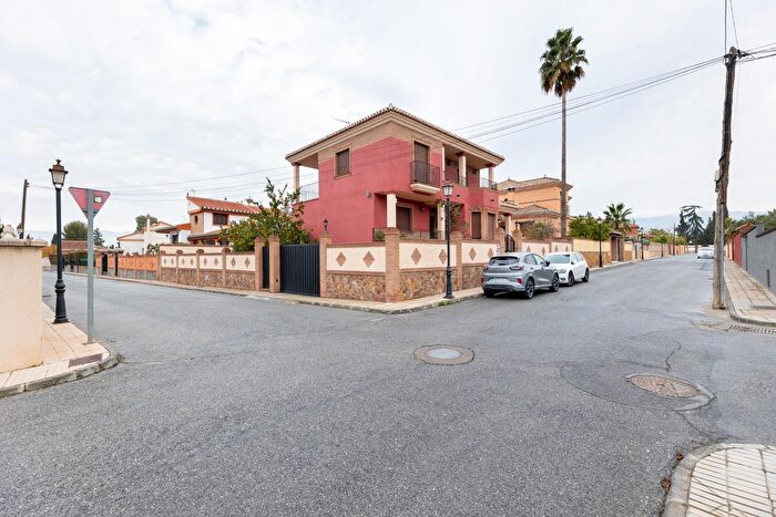 Residencial Triana Barrio Alto, Las Gabias: Casa en venta de 4 habitaciones