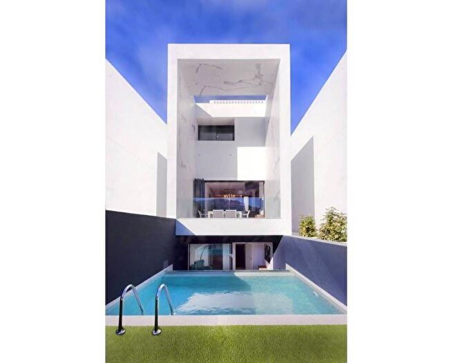 Casa en venta de 3 habitaciones, Comunitat Valenciana, Alicante