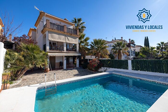 Casa en venta de 4 habitaciones: Urbanizaciones, Alhendín
