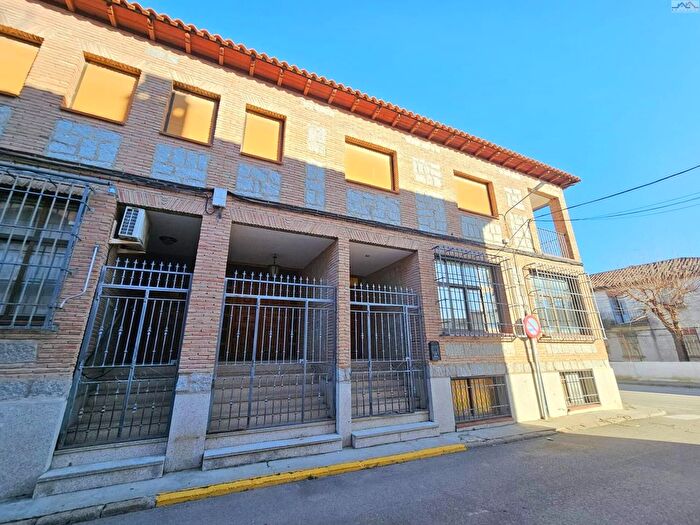Casa de 6 habitaciones en venta en Yepes, Toledo