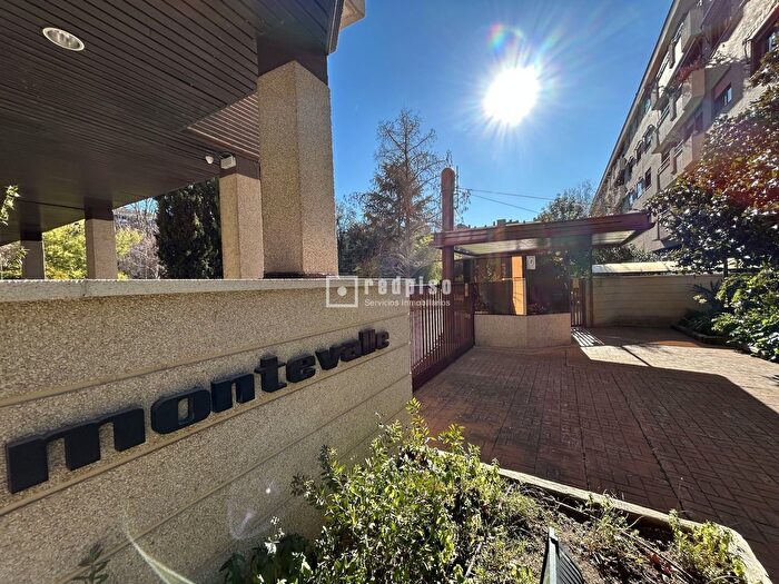 Piso en venta de 4 habitaciones en Fuencarral El Pardo, Arroyo del Fresno