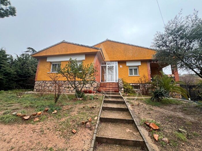 Casa de 3 habitaciones en venta en El Casar, Guadalajara