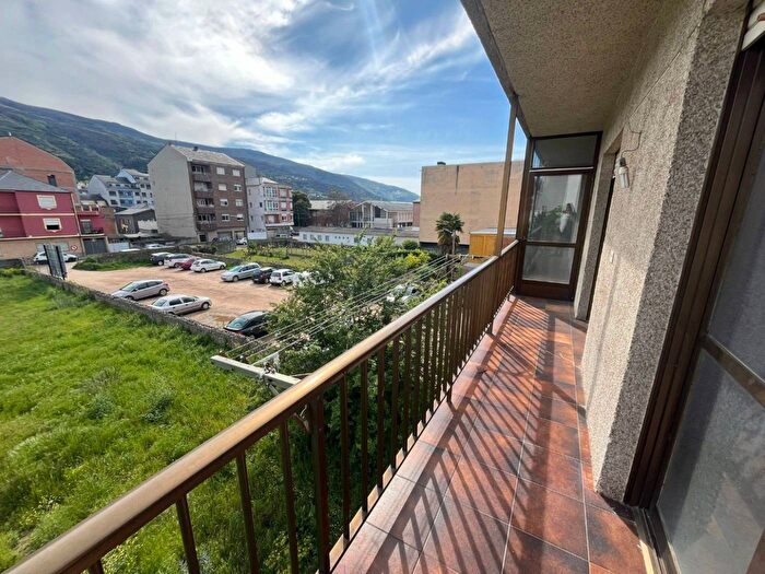 Piso de 4 habitaciones en venta en Galicia, Ourense