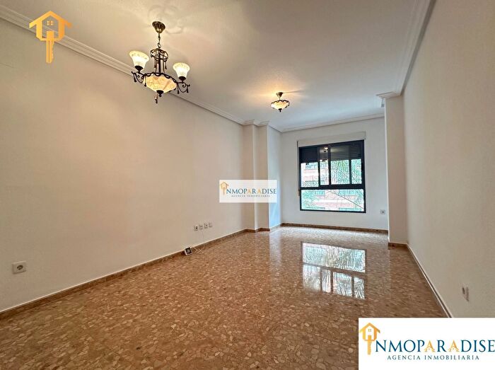 Piso en venta de 2 habitaciones: Centro, Mercado