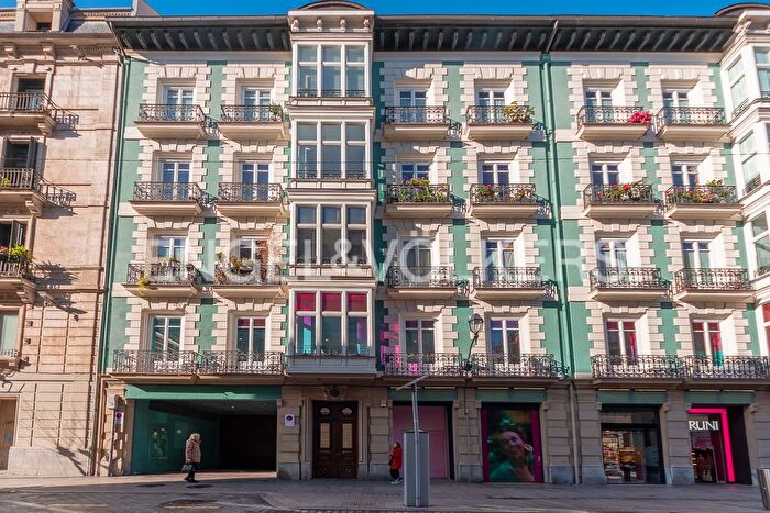 Piso en venta de 2 habitaciones, Abando Albia, Ensanche Moyua Diputación
