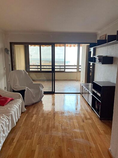 Piso en venta de 4 habitaciones en Centro, Ensanche Diputación