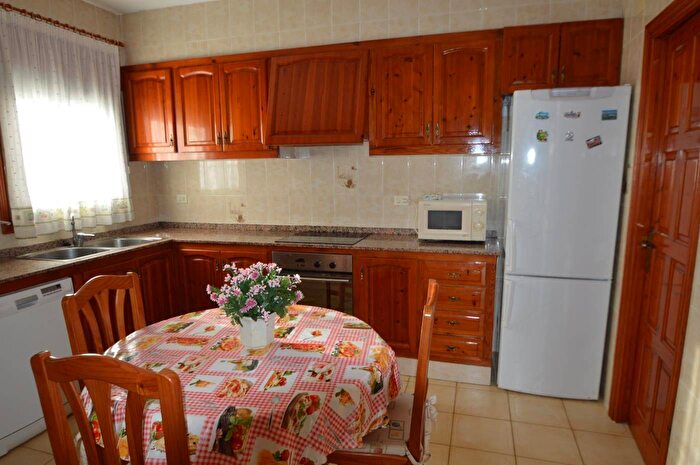 Casas en venta y pisos alquiler - 3