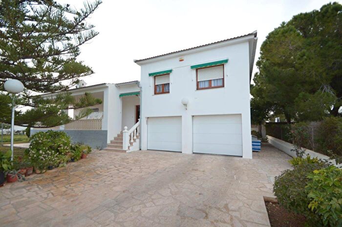 Casa en venta de 4 habitaciones en Comunitat Valenciana, Castellón Castelló
