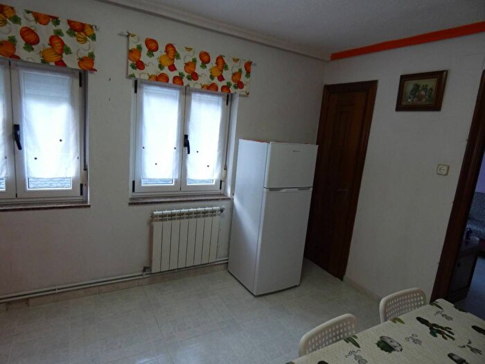 Casas en venta y pisos alquiler - 2