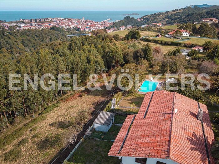 Bermeo, Bizkaia: Casa en venta de 4 habitaciones