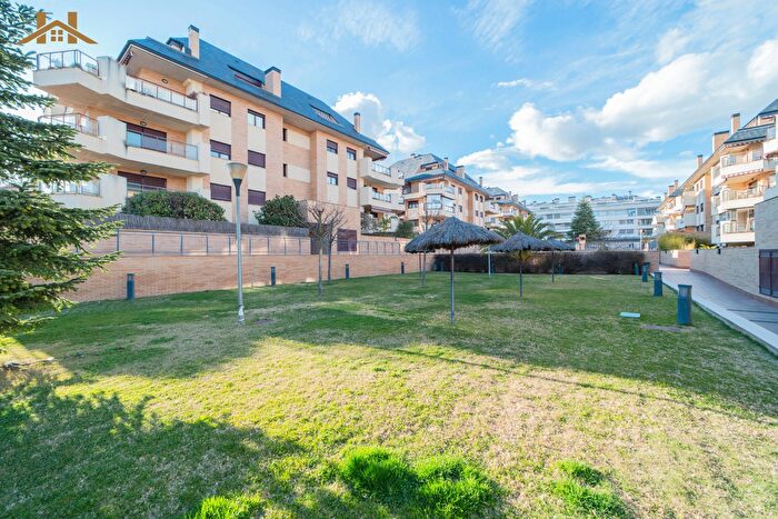 Piso en venta de 3 habitaciones, Viñas Viejas, Boadilla del Monte