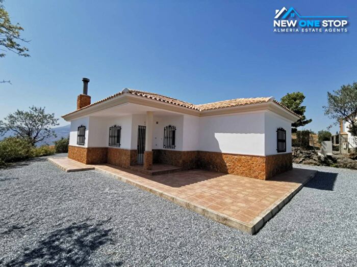 Casa en venta de 3 habitaciones, Andalucía, Almería