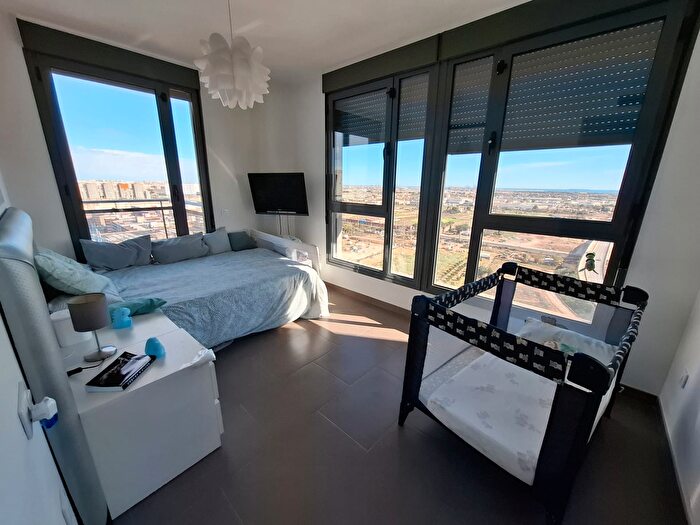 Piso en venta de 3 habitaciones, Pobles del Sud, Faitanar
