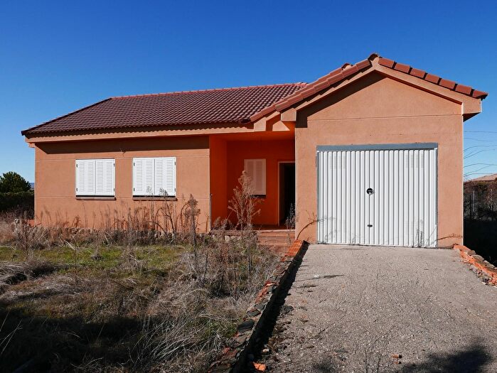 Casa de 4 habitaciones en venta en Fresno de Cantespino, Segovia