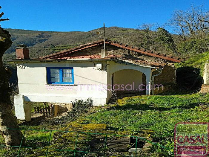Casa en venta de 3 habitaciones en Aller, Asturias