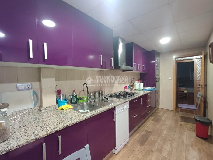 Casas en venta y pisos alquiler - 3