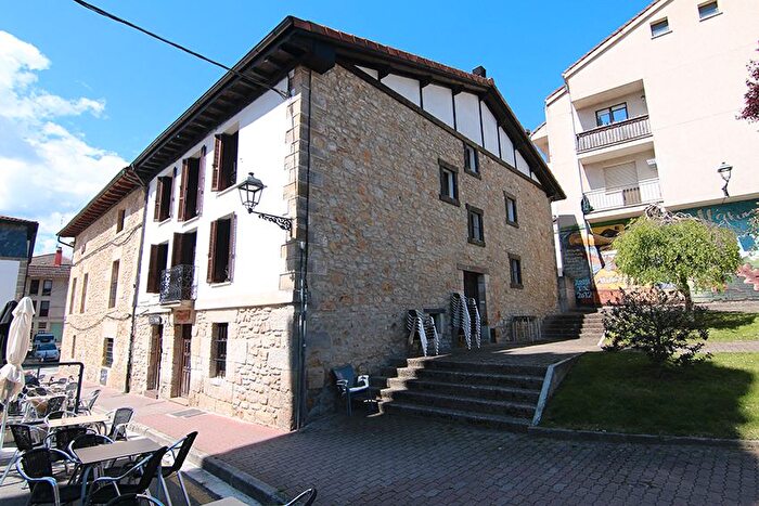 Casa en venta de 11 habitaciones: Asparrena, Araba Álava