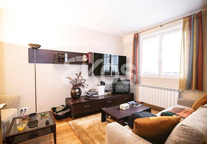Casas en venta y pisos alquiler - 2