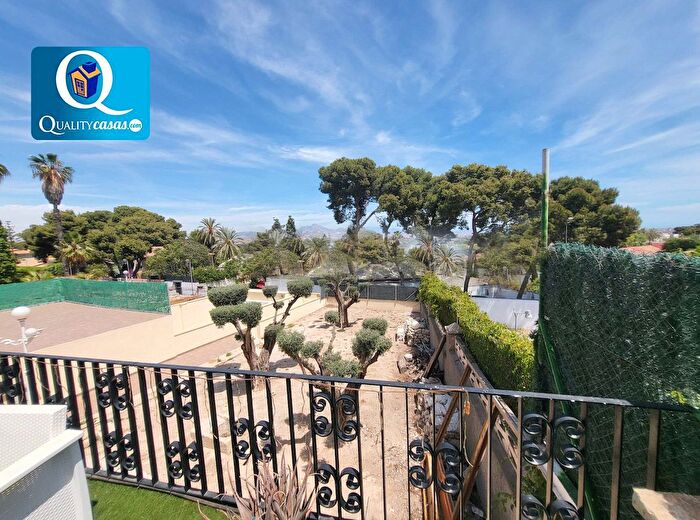 Garbinet Vistahermosa, Vistahermosa: Casa en venta de 3 habitaciones