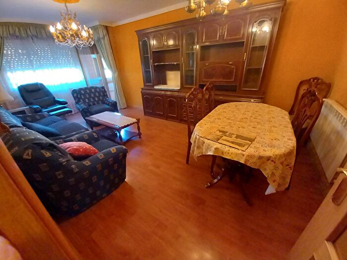 Casas en venta y pisos alquiler - 3