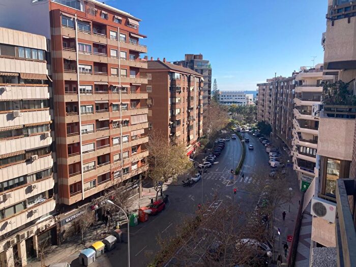 Piso en venta de 3 habitaciones en Centro, Ensanche Diputación