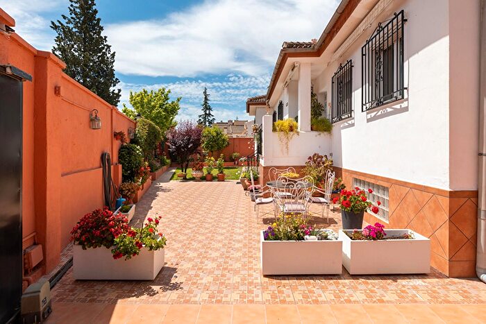 Casa en venta de 8 habitaciones en Residencial Triana Barrio Alto, Las Gabias