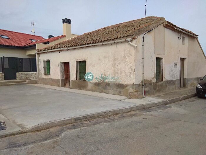Casa de 4 habitaciones en venta en Anaya, Segovia