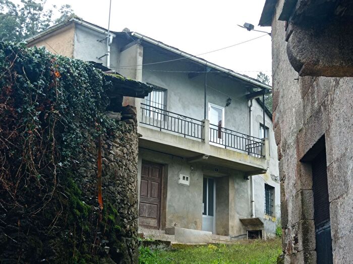 Casa en venta de 3 habitaciones, Viveiro, Lugo