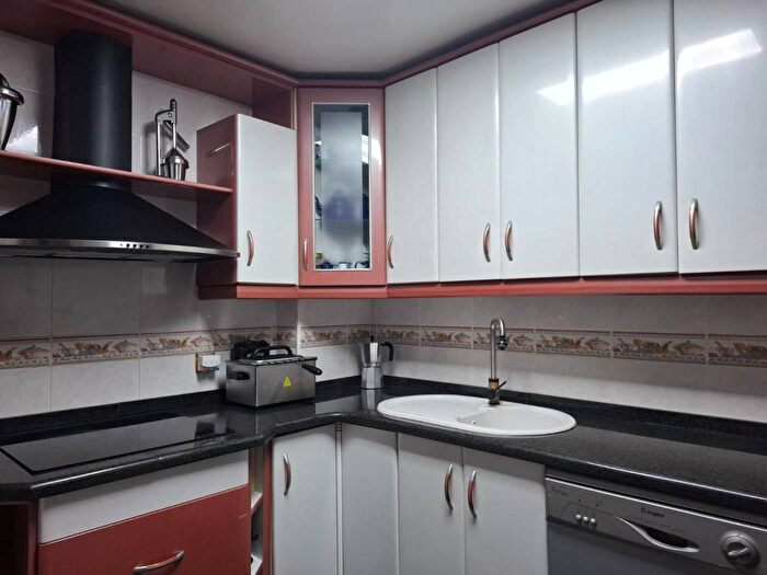 Casas en venta y pisos alquiler - 3