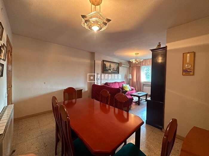 Casas en venta y pisos alquiler - 2