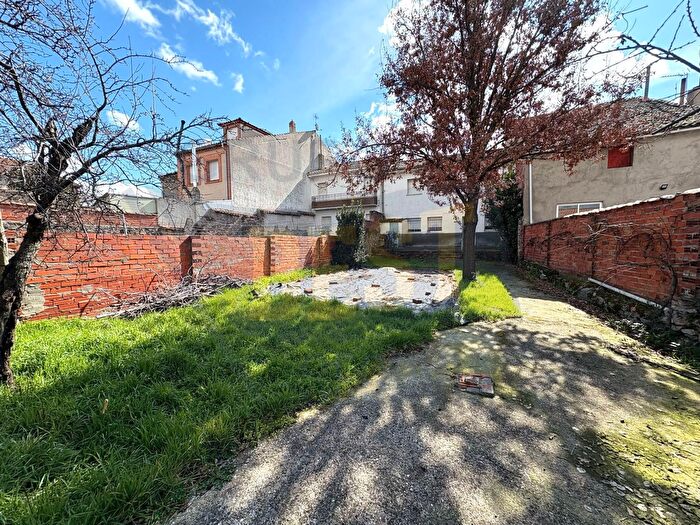 Casa de 5 habitaciones en venta en Zarzuela del Pinar, Segovia