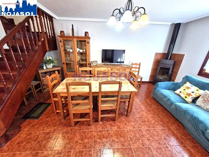 Casas en venta y pisos alquiler - 3