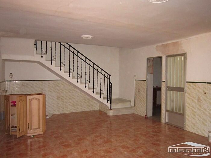 Casas en venta y pisos alquiler - 3