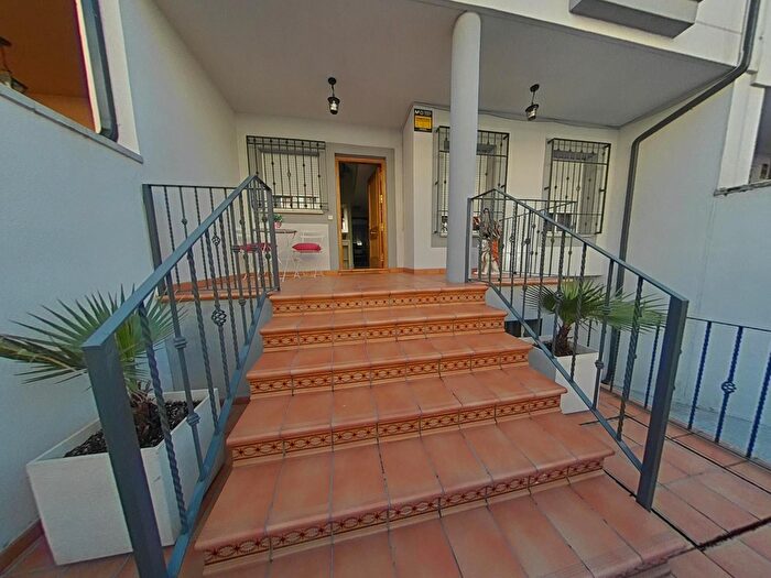 Casas en venta y pisos alquiler - 3