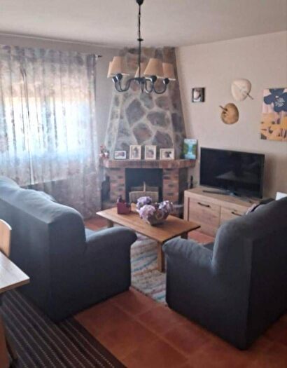 Casas en venta y pisos alquiler - 3