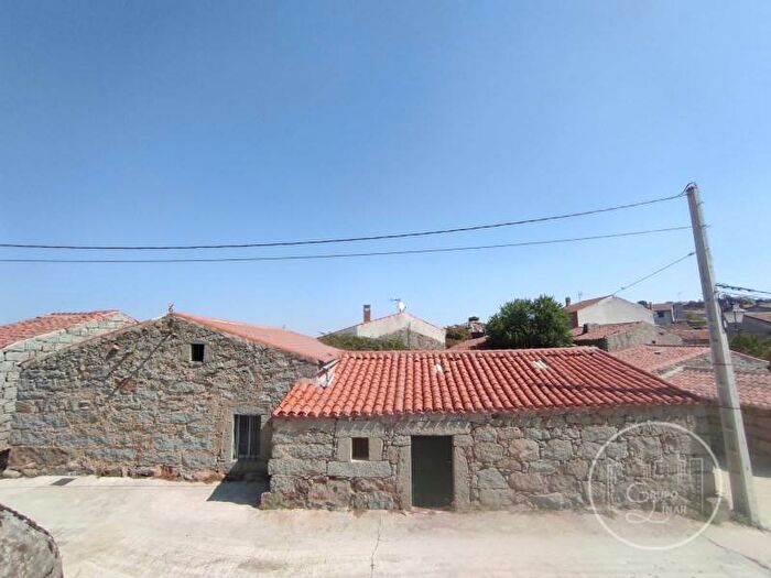 Casa de 2 habitaciones en venta en Castilla y León, Ávila