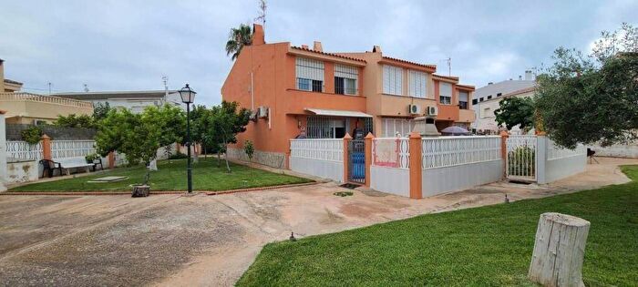 Casa en venta de 4 habitaciones en Comunitat Valenciana, Castellón Castelló