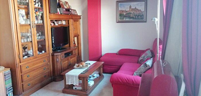 Casas en venta y pisos alquiler - 3