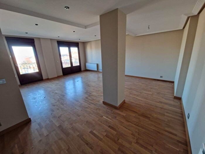 Piso de 3 habitaciones en venta en Castilla y León, León