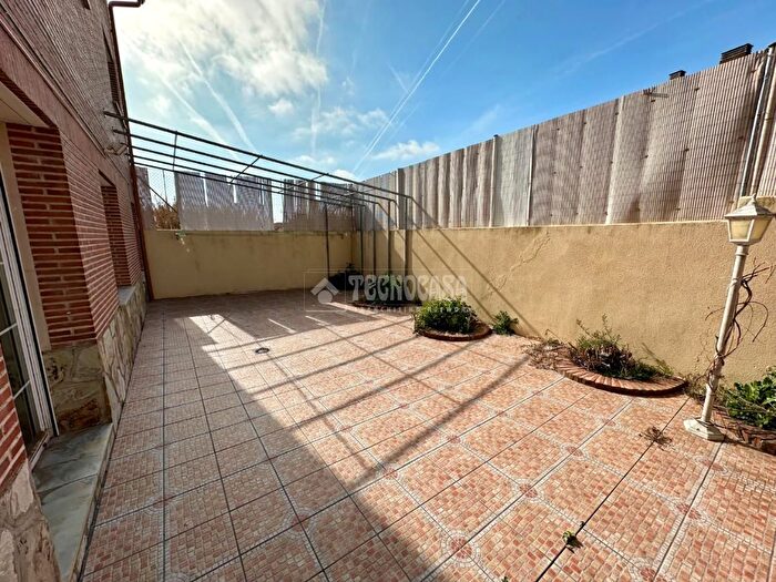 Casas en venta y pisos alquiler - 2