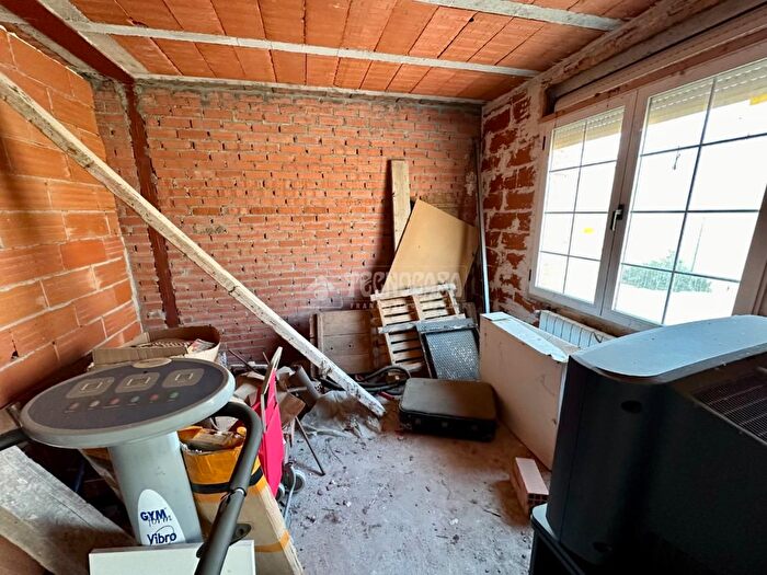 Casas en venta y pisos alquiler - 3