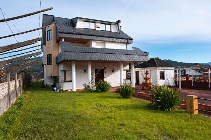Ribadavia, Ourense: Casa en venta de 5 habitaciones