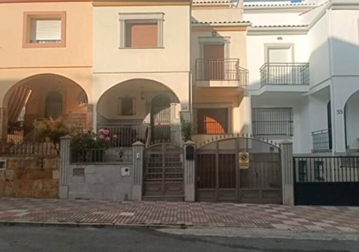 Casa en venta de 4 habitaciones: Torre del Campo, Jaén