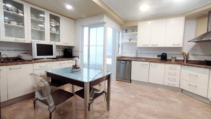 Piso de 6 habitaciones en venta en Centro, Barrio del Centro
