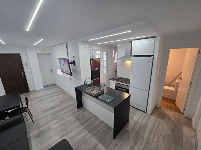 Piso de 3 habitaciones en venta en Bailén Miraflores, Los Castillejos La Trinidad