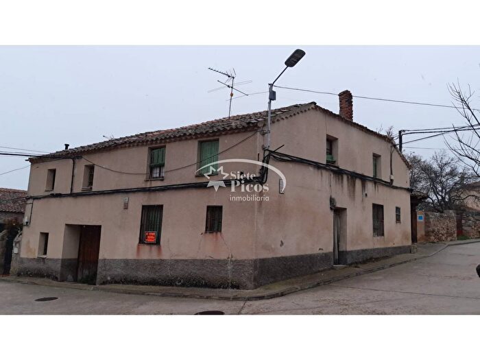Casa en venta de 5 habitaciones en Castilla y León, Segovia
