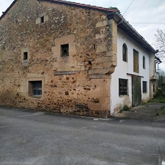 Casa en venta en Corvera de Toranzo, Cantabria